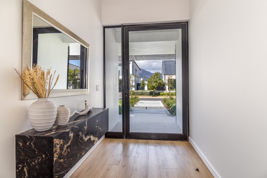 4 Bedroom Property for Sale in Pearl Valley at Val de Vie Western Cape